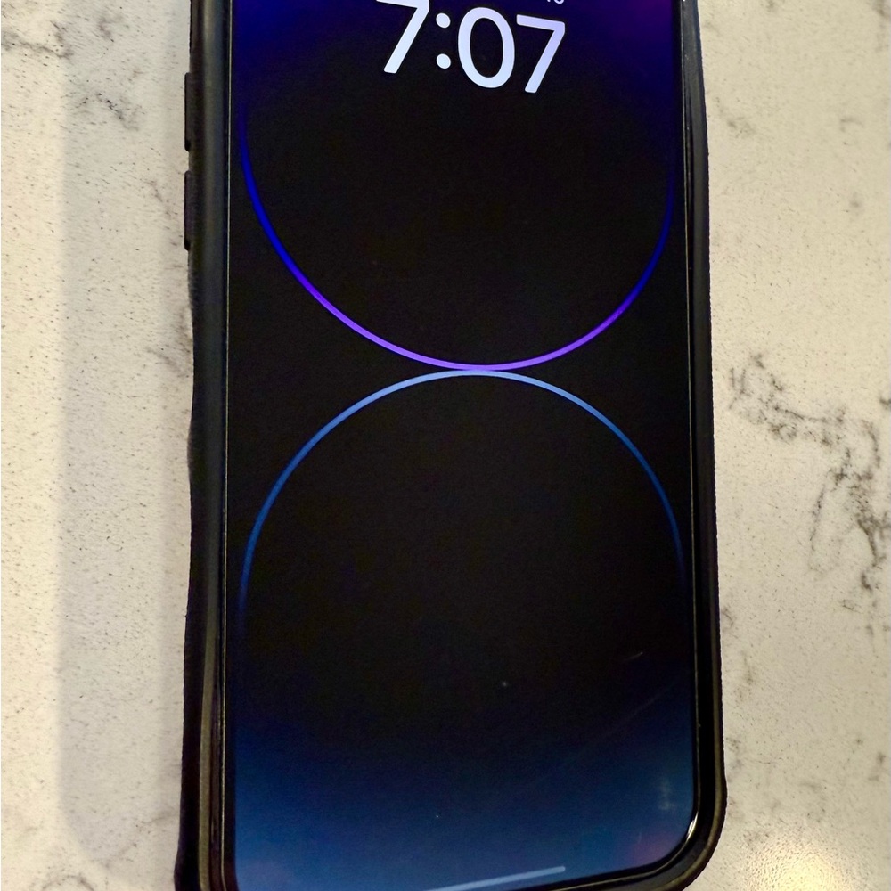 Apple iPhone in Deep Purple with Case - Picture 10 of 13